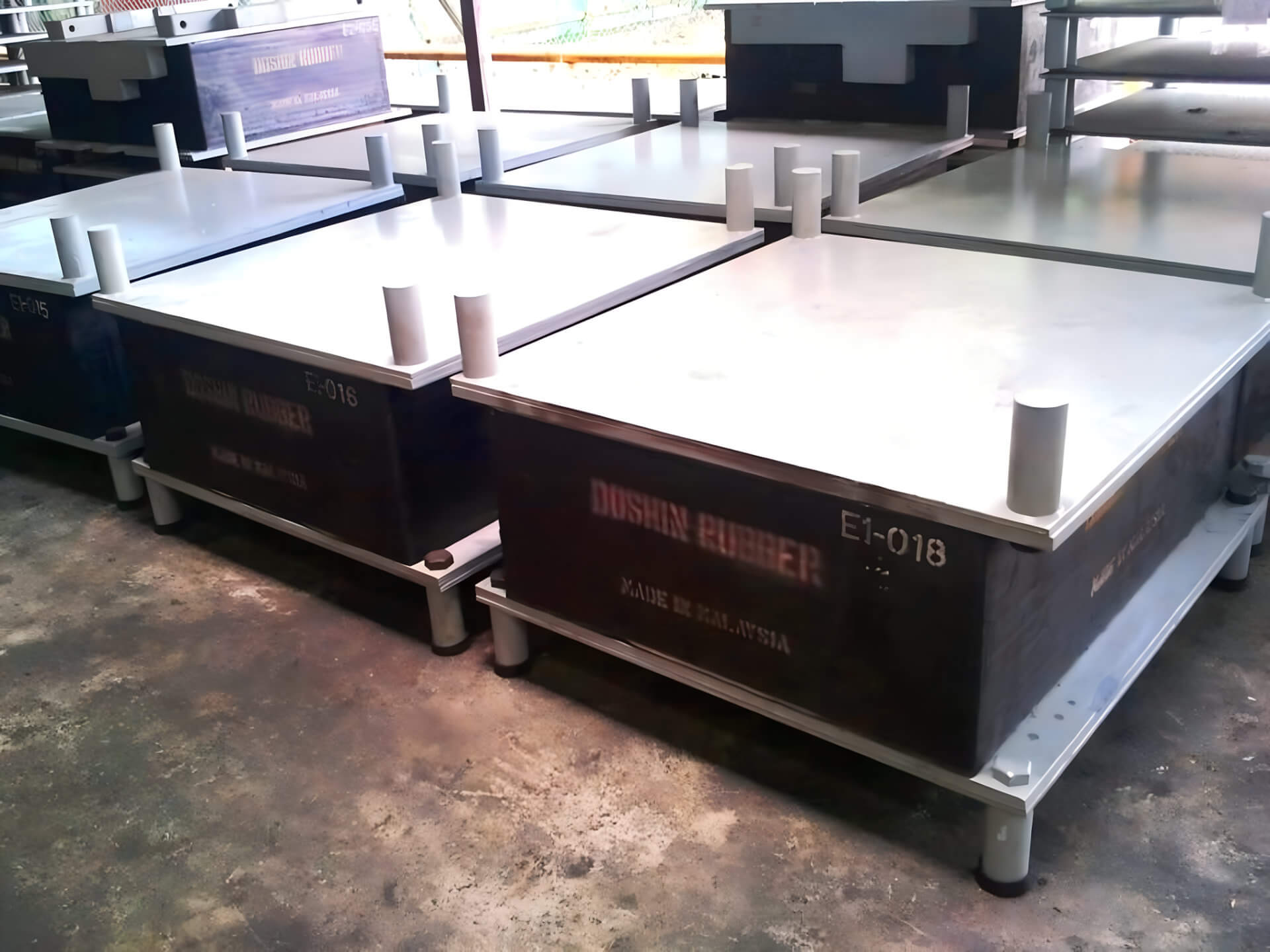 High Damping Natural Rubber Bearing (HDNRB)